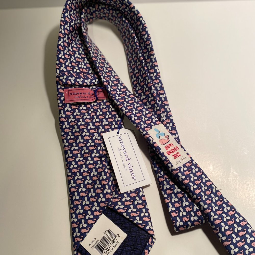 Vineyard Vines Whale & Propeller Tie (NWT)